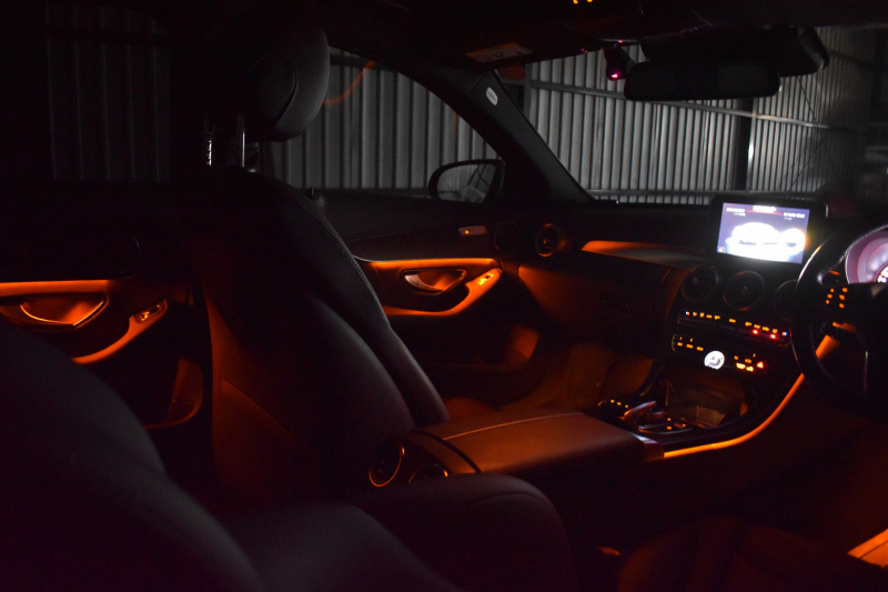 メルセデスベンツ Cクラス C220dAVG AMGﾗｲﾝ ﾍﾞｰｼｯｸP ﾚｰﾀﾞｰｾｰﾌﾃｨP 2.2ﾘｯﾀｰ/ﾃﾞｨｰｾﾞﾙ 170馬力 燃費20.3㎞ 9速  ﾋｰﾀｰ黒革 ﾃﾞｨｽﾄﾛ BSM Lｷｰﾌﾟ AMGｴｱﾛ18AW ｷｰﾚｽGo ﾊﾟｰｸﾄﾛ LEDﾍｯﾄﾞﾗｲﾄ 地ﾃﾞｼﾞﾅﾋﾞ Bｶﾒﾗ 2年保証