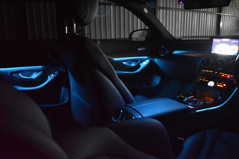 メルセデスベンツ Cクラス C220dAVG AMGﾗｲﾝ ﾍﾞｰｼｯｸP ﾚｰﾀﾞｰｾｰﾌﾃｨP 2.2ﾘｯﾀｰ/ﾃﾞｨｰｾﾞﾙ 170馬力 燃費20.3㎞ 9速  ﾋｰﾀｰ黒革 ﾃﾞｨｽﾄﾛ BSM Lｷｰﾌﾟ AMGｴｱﾛ18AW ｷｰﾚｽGo ﾊﾟｰｸﾄﾛ LEDﾍｯﾄﾞﾗｲﾄ 地ﾃﾞｼﾞﾅﾋﾞ Bｶﾒﾗ 2年保証