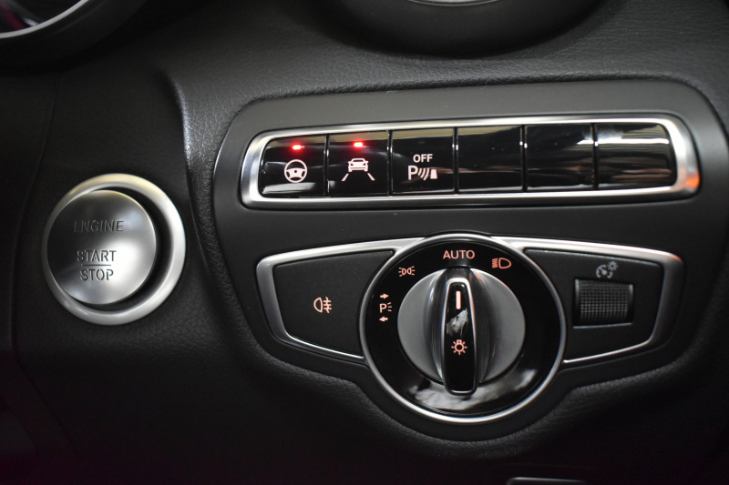 メルセデスベンツ Cクラス C220dAVG AMGﾗｲﾝ ﾍﾞｰｼｯｸP ﾚｰﾀﾞｰｾｰﾌﾃｨP 2.2ﾘｯﾀｰ/ﾃﾞｨｰｾﾞﾙ 170馬力 燃費20.3㎞ 9速  ﾋｰﾀｰ黒革 ﾃﾞｨｽﾄﾛ BSM Lｷｰﾌﾟ AMGｴｱﾛ18AW ｷｰﾚｽGo ﾊﾟｰｸﾄﾛ LEDﾍｯﾄﾞﾗｲﾄ 地ﾃﾞｼﾞﾅﾋﾞ Bｶﾒﾗ 2年保証