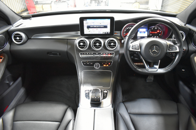 メルセデスベンツ Cクラス C220dAVG AMGﾗｲﾝ ﾍﾞｰｼｯｸP ﾚｰﾀﾞｰｾｰﾌﾃｨP 2.2ﾘｯﾀｰ/ﾃﾞｨｰｾﾞﾙ 170馬力 燃費20.3㎞ 9速  ﾋｰﾀｰ黒革 ﾃﾞｨｽﾄﾛ BSM Lｷｰﾌﾟ AMGｴｱﾛ18AW ｷｰﾚｽGo ﾊﾟｰｸﾄﾛ LEDﾍｯﾄﾞﾗｲﾄ 地ﾃﾞｼﾞﾅﾋﾞ Bｶﾒﾗ 2年保証