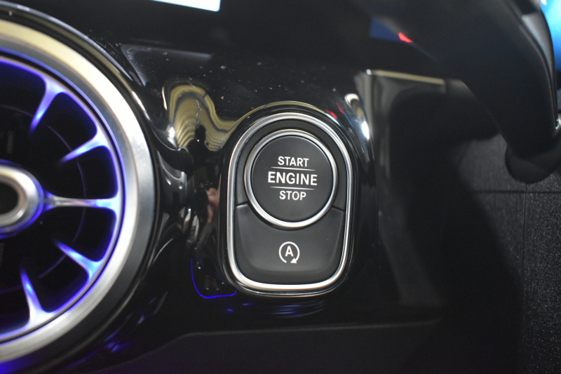 メルセデスベンツ Bクラス B200d AMGﾗｲﾝ AMGﾚｻﾞｰｴｸｽｸﾙｰｼﾌﾞP ｱﾄﾞﾊﾞﾝｽﾄﾞP ﾚｰﾀﾞｰｾｰﾌﾃｨP ﾊﾟﾉﾗﾏｻﾝﾙｰﾌ ﾋｰﾀｰ付黒灰革 HUD 360ｶﾒﾗ ｱﾄﾞﾊﾞﾝｽﾄﾞｻｳﾝﾄﾞ ﾃﾞｨｽﾄﾛﾆｯｸ ﾌﾞﾗｲﾝﾄﾞｽﾎﾟｯﾄ Lｷｰﾌﾟ AMGｴｱﾛ18AW LEDﾍｯﾄﾞﾗｲﾄ MBUXﾅﾋﾞTV ﾌｯﾄｹﾞｰﾄ 2年保証