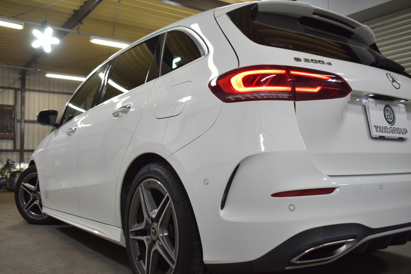 メルセデスベンツ Bクラス B200d AMGﾗｲﾝ AMGﾚｻﾞｰｴｸｽｸﾙｰｼﾌﾞP ｱﾄﾞﾊﾞﾝｽﾄﾞP ﾚｰﾀﾞｰｾｰﾌﾃｨP ﾊﾟﾉﾗﾏｻﾝﾙｰﾌ ﾋｰﾀｰ付黒灰革 HUD 360ｶﾒﾗ ｱﾄﾞﾊﾞﾝｽﾄﾞｻｳﾝﾄﾞ ﾃﾞｨｽﾄﾛﾆｯｸ ﾌﾞﾗｲﾝﾄﾞｽﾎﾟｯﾄ Lｷｰﾌﾟ AMGｴｱﾛ18AW LEDﾍｯﾄﾞﾗｲﾄ MBUXﾅﾋﾞTV ﾌｯﾄｹﾞｰﾄ 2年保証