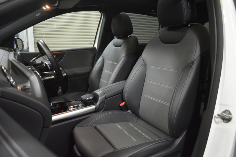 メルセデスベンツ Bクラス B180 AMGﾗｲﾝ AMGﾚｻﾞｰｴｸｽｸﾙｰｼﾌﾞP ｱﾄﾞﾊﾞﾝｽﾄﾞP ﾚｰﾀﾞｰSP 1ｵｰﾅｰ車両 MEｺﾈ MBUXｼｽﾃﾑ ﾊﾟﾉﾗﾏR ﾋｰﾀｰ付黒灰革 ACC BSM Lﾁｪﾝｼﾞ AMGｴｱﾛ18AW ﾏﾙﾁLED HUD 対話式ﾅﾋﾞTV 360ｶﾒﾗ 2年保証