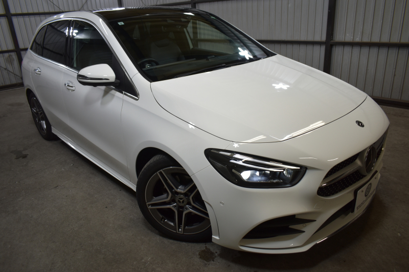 メルセデスベンツ Bクラス B180 AMGﾗｲﾝ AMGﾚｻﾞｰｴｸｽｸﾙｰｼﾌﾞP ｱﾄﾞﾊﾞﾝｽﾄﾞP ﾚｰﾀﾞｰSP 1ｵｰﾅｰ車両 MEｺﾈ MBUXｼｽﾃﾑ ﾊﾟﾉﾗﾏR ﾋｰﾀｰ付黒灰革 ACC BSM Lﾁｪﾝｼﾞ AMGｴｱﾛ18AW ﾏﾙﾁLED HUD 対話式ﾅﾋﾞTV 360ｶﾒﾗ 2年保証