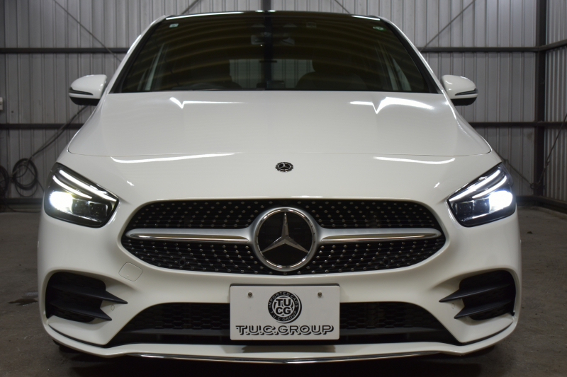 メルセデスベンツ Bクラス B180 AMGﾗｲﾝ AMGﾚｻﾞｰｴｸｽｸﾙｰｼﾌﾞP ｱﾄﾞﾊﾞﾝｽﾄﾞP ﾚｰﾀﾞｰSP 1ｵｰﾅｰ車両 MEｺﾈ MBUXｼｽﾃﾑ ﾊﾟﾉﾗﾏR ﾋｰﾀｰ付黒灰革 ACC BSM Lﾁｪﾝｼﾞ AMGｴｱﾛ18AW ﾏﾙﾁLED HUD 対話式ﾅﾋﾞTV 360ｶﾒﾗ 2年保証