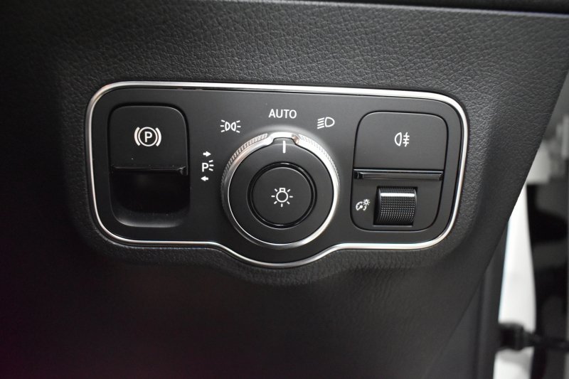 メルセデスベンツ Bクラス B180 AMGﾗｲﾝ AMGﾚｻﾞｰｴｸｽｸﾙｰｼﾌﾞP ｱﾄﾞﾊﾞﾝｽﾄﾞP ﾚｰﾀﾞｰSP 1ｵｰﾅｰ車両 MEｺﾈ MBUXｼｽﾃﾑ ﾊﾟﾉﾗﾏR ﾋｰﾀｰ付黒灰革 ACC BSM Lﾁｪﾝｼﾞ AMGｴｱﾛ18AW ﾏﾙﾁLED HUD 対話式ﾅﾋﾞTV 360ｶﾒﾗ 2年保証