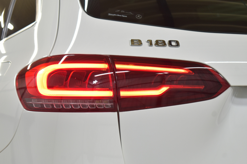 メルセデスベンツ Bクラス B180 AMGﾗｲﾝ AMGﾚｻﾞｰｴｸｽｸﾙｰｼﾌﾞP ｱﾄﾞﾊﾞﾝｽﾄﾞP ﾚｰﾀﾞｰSP 1ｵｰﾅｰ車両 MEｺﾈ MBUXｼｽﾃﾑ ﾊﾟﾉﾗﾏR ﾋｰﾀｰ付黒灰革 ACC BSM Lﾁｪﾝｼﾞ AMGｴｱﾛ18AW ﾏﾙﾁLED HUD 対話式ﾅﾋﾞTV 360ｶﾒﾗ 2年保証