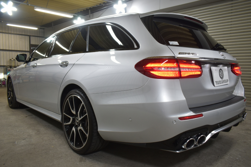 AMG Eクラス E53 4ﾏﾁｯｸ+ ﾜｺﾞﾝ ｴｸｽｸﾙｰｼﾌﾞ ﾚｰﾀﾞｰｾｰﾌﾃｨP 1ｵｰﾅｰ ﾊﾟﾉﾗﾏｻﾝﾙｰﾌ ﾌﾞﾙﾒｽﾀｰ ﾋｰﾀｰｸｰﾗｰ黒革 ｼﾙﾊﾞｰｽﾃｯﾁ内装 ﾃﾞｨｽﾄﾛ BSM Lﾁｪﾝｼﾞ AMGｴｱﾛ20AW PTS MEｺﾈｸﾄ HUD ﾌｯﾄｹﾞｰﾄ 地ﾃﾞｼﾞﾅﾋﾞ 360ｶﾒﾗ 2年保証