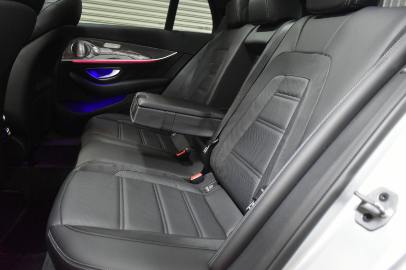 AMG Eクラス E53 4ﾏﾁｯｸ+ ﾜｺﾞﾝ ｴｸｽｸﾙｰｼﾌﾞ ﾚｰﾀﾞｰｾｰﾌﾃｨP 1ｵｰﾅｰ ﾊﾟﾉﾗﾏｻﾝﾙｰﾌ ﾌﾞﾙﾒｽﾀｰ ﾋｰﾀｰｸｰﾗｰ黒革 ｼﾙﾊﾞｰｽﾃｯﾁ内装 ﾃﾞｨｽﾄﾛ BSM Lﾁｪﾝｼﾞ AMGｴｱﾛ20AW PTS MEｺﾈｸﾄ HUD ﾌｯﾄｹﾞｰﾄ 地ﾃﾞｼﾞﾅﾋﾞ 360ｶﾒﾗ 2年保証