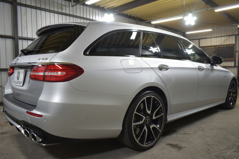 AMG Eクラス E53 4ﾏﾁｯｸ+ ﾜｺﾞﾝ ｴｸｽｸﾙｰｼﾌﾞ ﾚｰﾀﾞｰｾｰﾌﾃｨP 1ｵｰﾅｰ ﾊﾟﾉﾗﾏｻﾝﾙｰﾌ ﾌﾞﾙﾒｽﾀｰ ﾋｰﾀｰｸｰﾗｰ黒革 ｼﾙﾊﾞｰｽﾃｯﾁ内装 ﾃﾞｨｽﾄﾛ BSM Lﾁｪﾝｼﾞ AMGｴｱﾛ20AW PTS MEｺﾈｸﾄ HUD ﾌｯﾄｹﾞｰﾄ 地ﾃﾞｼﾞﾅﾋﾞ 360ｶﾒﾗ 2年保証