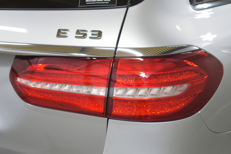 AMG Eクラス E53 4ﾏﾁｯｸ+ ﾜｺﾞﾝ ｴｸｽｸﾙｰｼﾌﾞ ﾚｰﾀﾞｰｾｰﾌﾃｨP 1ｵｰﾅｰ ﾊﾟﾉﾗﾏｻﾝﾙｰﾌ ﾌﾞﾙﾒｽﾀｰ ﾋｰﾀｰｸｰﾗｰ黒革 ｼﾙﾊﾞｰｽﾃｯﾁ内装 ﾃﾞｨｽﾄﾛ BSM Lﾁｪﾝｼﾞ AMGｴｱﾛ20AW PTS MEｺﾈｸﾄ HUD ﾌｯﾄｹﾞｰﾄ 地ﾃﾞｼﾞﾅﾋﾞ 360ｶﾒﾗ 2年保証