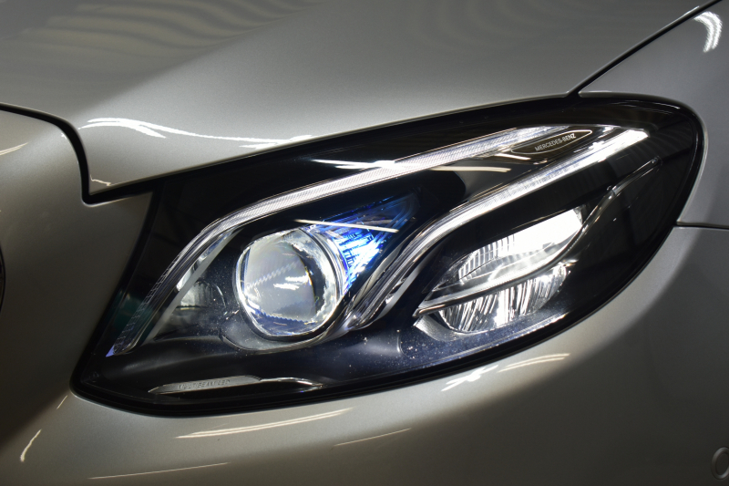 AMG Eクラス E53 4ﾏﾁｯｸ+ ﾜｺﾞﾝ ｴｸｽｸﾙｰｼﾌﾞ ﾚｰﾀﾞｰｾｰﾌﾃｨP 1ｵｰﾅｰ ﾊﾟﾉﾗﾏｻﾝﾙｰﾌ ﾌﾞﾙﾒｽﾀｰ ﾋｰﾀｰｸｰﾗｰ黒革 ｼﾙﾊﾞｰｽﾃｯﾁ内装 ﾃﾞｨｽﾄﾛ BSM Lﾁｪﾝｼﾞ AMGｴｱﾛ20AW PTS MEｺﾈｸﾄ HUD ﾌｯﾄｹﾞｰﾄ 地ﾃﾞｼﾞﾅﾋﾞ 360ｶﾒﾗ 2年保証