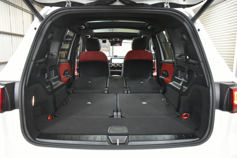 AMG GLB MercedesAMG GLB35 4ﾏﾁｯｸ ｱﾄﾞﾊﾞﾝｽﾄﾞﾊﾟｯｹｰｼﾞ ﾚｰﾀﾞｰｾｰﾌﾃｨP 8速 ｻﾝﾙｰﾌ ﾋｰﾀｰ黒/赤革 対話式ﾅﾋﾞ ﾃﾞｨｽﾄﾛ BSM Lｷｰﾌﾟ AMGｴｱﾛ19AW ｷｰﾚｽGO PTS HUD  地ﾃﾞｼﾞﾅﾋﾞ 360ｶﾒﾗ 新車保証継承可