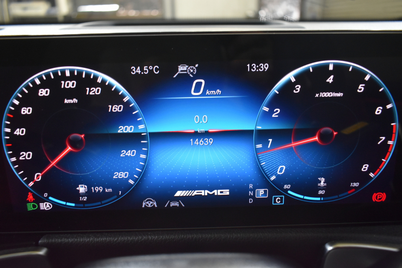 AMG GLB MercedesAMG GLB35 4ﾏﾁｯｸ ｱﾄﾞﾊﾞﾝｽﾄﾞﾊﾟｯｹｰｼﾞ ﾚｰﾀﾞｰｾｰﾌﾃｨP 8速 ｻﾝﾙｰﾌ ﾋｰﾀｰ黒/赤革 対話式ﾅﾋﾞ ﾃﾞｨｽﾄﾛ BSM Lｷｰﾌﾟ AMGｴｱﾛ19AW ｷｰﾚｽGO PTS HUD  地ﾃﾞｼﾞﾅﾋﾞ 360ｶﾒﾗ 新車保証継承可