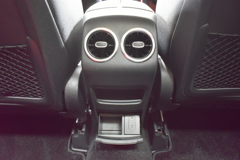 AMG GLB MercedesAMG GLB35 4ﾏﾁｯｸ ｱﾄﾞﾊﾞﾝｽﾄﾞﾊﾟｯｹｰｼﾞ ﾚｰﾀﾞｰｾｰﾌﾃｨP 8速 ｻﾝﾙｰﾌ ﾋｰﾀｰ黒/赤革 対話式ﾅﾋﾞ ﾃﾞｨｽﾄﾛ BSM Lｷｰﾌﾟ AMGｴｱﾛ19AW ｷｰﾚｽGO PTS HUD  地ﾃﾞｼﾞﾅﾋﾞ 360ｶﾒﾗ 新車保証継承可