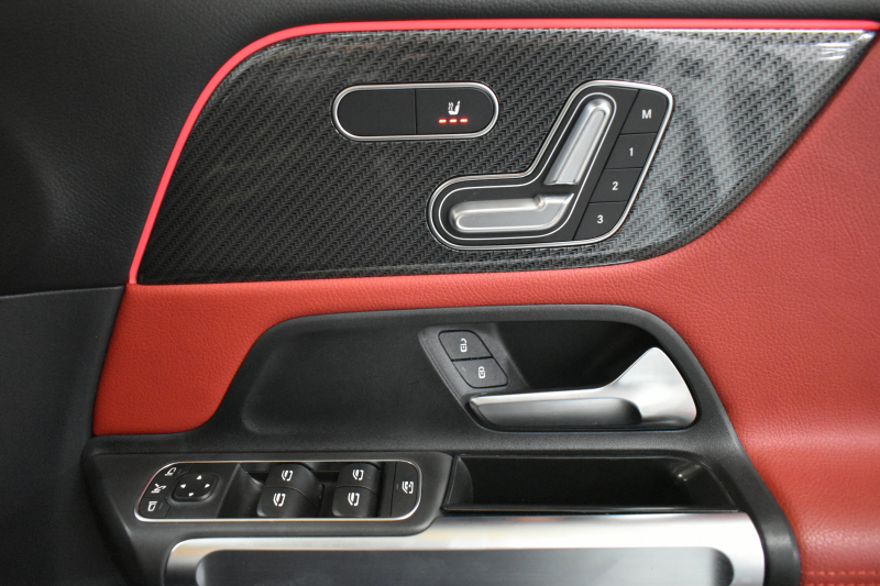 AMG GLB MercedesAMG GLB35 4ﾏﾁｯｸ ｱﾄﾞﾊﾞﾝｽﾄﾞﾊﾟｯｹｰｼﾞ ﾚｰﾀﾞｰｾｰﾌﾃｨP 8速 ｻﾝﾙｰﾌ ﾋｰﾀｰ黒/赤革 対話式ﾅﾋﾞ ﾃﾞｨｽﾄﾛ BSM Lｷｰﾌﾟ AMGｴｱﾛ19AW ｷｰﾚｽGO PTS HUD  地ﾃﾞｼﾞﾅﾋﾞ 360ｶﾒﾗ 新車保証継承可