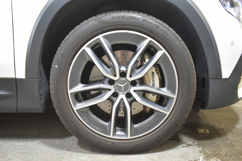 AMG GLB MercedesAMG GLB35 4ﾏﾁｯｸ ｱﾄﾞﾊﾞﾝｽﾄﾞﾊﾟｯｹｰｼﾞ ﾚｰﾀﾞｰｾｰﾌﾃｨP 8速 ｻﾝﾙｰﾌ ﾋｰﾀｰ黒/赤革 対話式ﾅﾋﾞ ﾃﾞｨｽﾄﾛ BSM Lｷｰﾌﾟ AMGｴｱﾛ19AW ｷｰﾚｽGO PTS HUD  地ﾃﾞｼﾞﾅﾋﾞ 360ｶﾒﾗ 新車保証継承可