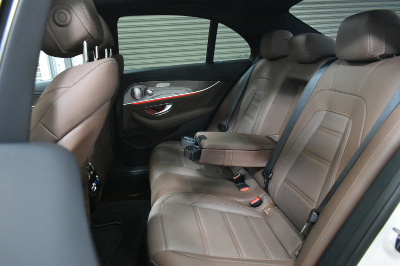 メルセデスベンツ Eクラス E43 4M ｴｸｽｸﾙｰｼﾌﾞ ﾚｰﾀﾞｰｾｰﾌﾃｨP ﾐｰｺﾈｸﾄ ﾊﾟﾉﾗﾏｻﾝﾙｰﾌ 全席ﾋｰﾀｰ茶革 ﾃﾞｨｽﾄﾛﾆｯｸ ﾌﾞﾗｲﾝﾄﾞｽﾎﾟｯﾄ ﾚｰﾝﾁｪﾝｼﾞA AMGｴｱﾛ20AW ﾌﾞﾙﾒS 地ﾃﾞｼﾞ360ｶﾒﾗ 2年保証