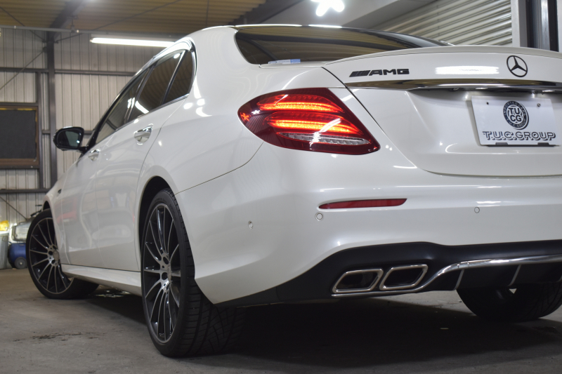 メルセデスベンツ Eクラス E43 4M ｴｸｽｸﾙｰｼﾌﾞ ﾚｰﾀﾞｰｾｰﾌﾃｨP ﾐｰｺﾈｸﾄ ﾊﾟﾉﾗﾏｻﾝﾙｰﾌ 全席ﾋｰﾀｰ茶革 ﾃﾞｨｽﾄﾛﾆｯｸ ﾌﾞﾗｲﾝﾄﾞｽﾎﾟｯﾄ ﾚｰﾝﾁｪﾝｼﾞA AMGｴｱﾛ20AW ﾌﾞﾙﾒS 地ﾃﾞｼﾞ360ｶﾒﾗ 2年保証