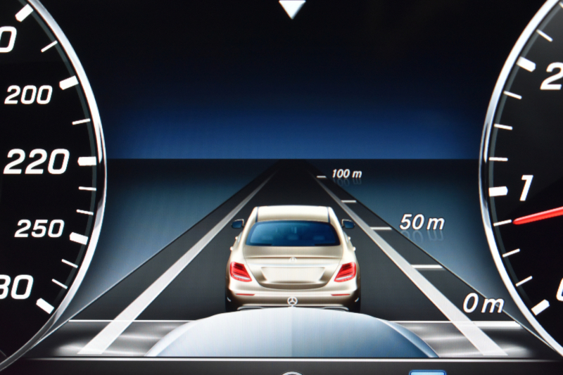 メルセデスベンツ Eクラス E43 4M ｴｸｽｸﾙｰｼﾌﾞ ﾚｰﾀﾞｰｾｰﾌﾃｨP ﾐｰｺﾈｸﾄ ﾊﾟﾉﾗﾏｻﾝﾙｰﾌ 全席ﾋｰﾀｰ茶革 ﾃﾞｨｽﾄﾛﾆｯｸ ﾌﾞﾗｲﾝﾄﾞｽﾎﾟｯﾄ ﾚｰﾝﾁｪﾝｼﾞA AMGｴｱﾛ20AW ﾌﾞﾙﾒS 地ﾃﾞｼﾞ360ｶﾒﾗ 2年保証