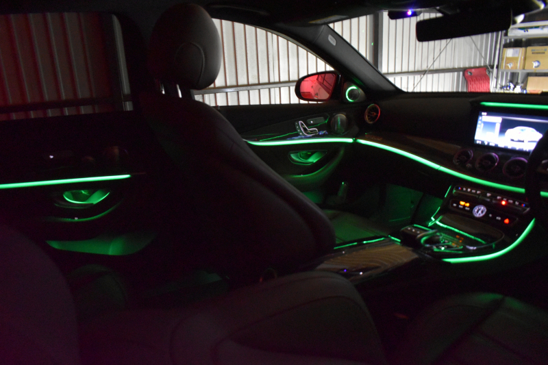 メルセデスベンツ Eクラス E43 4M ｴｸｽｸﾙｰｼﾌﾞ ﾚｰﾀﾞｰｾｰﾌﾃｨP ﾐｰｺﾈｸﾄ ﾊﾟﾉﾗﾏｻﾝﾙｰﾌ 全席ﾋｰﾀｰ茶革 ﾃﾞｨｽﾄﾛﾆｯｸ ﾌﾞﾗｲﾝﾄﾞｽﾎﾟｯﾄ ﾚｰﾝﾁｪﾝｼﾞA AMGｴｱﾛ20AW ﾌﾞﾙﾒS 地ﾃﾞｼﾞ360ｶﾒﾗ 2年保証