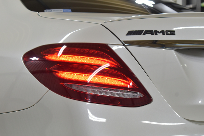 メルセデスベンツ Eクラス E43 4M ｴｸｽｸﾙｰｼﾌﾞ ﾚｰﾀﾞｰｾｰﾌﾃｨP ﾐｰｺﾈｸﾄ ﾊﾟﾉﾗﾏｻﾝﾙｰﾌ 全席ﾋｰﾀｰ茶革 ﾃﾞｨｽﾄﾛﾆｯｸ ﾌﾞﾗｲﾝﾄﾞｽﾎﾟｯﾄ ﾚｰﾝﾁｪﾝｼﾞA AMGｴｱﾛ20AW ﾌﾞﾙﾒS 地ﾃﾞｼﾞ360ｶﾒﾗ 2年保証