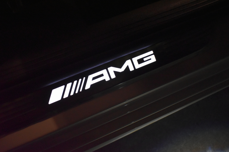 メルセデスベンツ Eクラス E43 4M ｴｸｽｸﾙｰｼﾌﾞ ﾚｰﾀﾞｰｾｰﾌﾃｨP ﾐｰｺﾈｸﾄ ﾊﾟﾉﾗﾏｻﾝﾙｰﾌ 全席ﾋｰﾀｰ茶革 ﾃﾞｨｽﾄﾛﾆｯｸ ﾌﾞﾗｲﾝﾄﾞｽﾎﾟｯﾄ ﾚｰﾝﾁｪﾝｼﾞA AMGｴｱﾛ20AW ﾌﾞﾙﾒS 地ﾃﾞｼﾞ360ｶﾒﾗ 2年保証