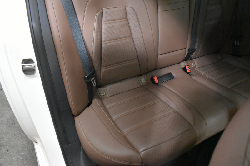 メルセデスベンツ Eクラス E43 4M ｴｸｽｸﾙｰｼﾌﾞ ﾚｰﾀﾞｰｾｰﾌﾃｨP ﾐｰｺﾈｸﾄ ﾊﾟﾉﾗﾏｻﾝﾙｰﾌ 全席ﾋｰﾀｰ茶革 ﾃﾞｨｽﾄﾛﾆｯｸ ﾌﾞﾗｲﾝﾄﾞｽﾎﾟｯﾄ ﾚｰﾝﾁｪﾝｼﾞA AMGｴｱﾛ20AW ﾌﾞﾙﾒS 地ﾃﾞｼﾞ360ｶﾒﾗ 2年保証