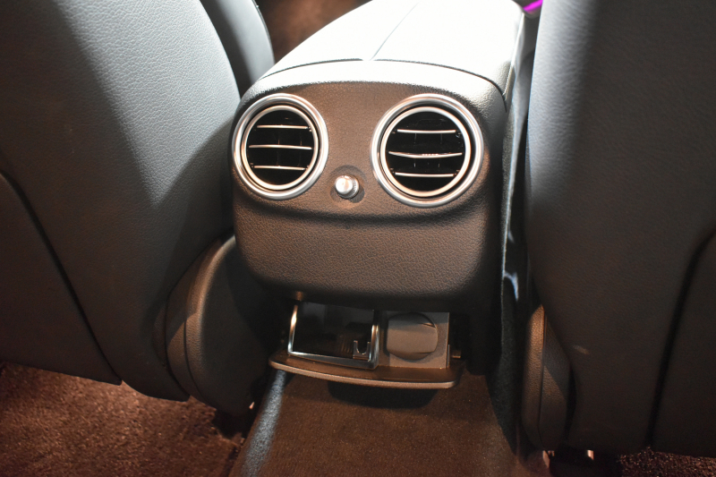 メルセデスベンツ Eクラス E200ﾜｺﾞﾝ ｽﾎﾟｰﾂ BSG搭載 ｴｸｽｸﾙｰｼﾌﾞ AMGﾗｲﾝｲﾝﾃﾘｱ ﾚｰﾀﾞｰｾｰﾌﾃｨP 後期型 MEｺﾈ 全席ﾋｰﾀｰ黒革 ACC AMGｴｱﾛ 電動ﾘｱｹﾞｰﾄ ﾍｯﾄﾞｱｯﾌﾟﾃﾞｨｽﾌﾟﾚｲ ﾌﾞﾙﾒｽﾀｰS 地ﾃﾞｼﾞ360ｶﾒﾗ 2年保証