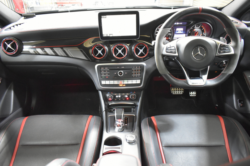 AMG GLA GLA45AMG 4M AMGｱﾄﾞﾊﾞﾝｽﾄﾞP ﾚｰﾀﾞｰｾｰﾌﾃｨP 後期型 ﾊﾟﾉﾗﾏｻﾝﾙｰﾌ ﾊｰﾏﾝｶｰﾄﾞﾝ ﾋｰﾀｰ付き黒革ﾊﾟﾌｫｰﾏﾝｽｼｰﾄ ﾃﾞｨｽﾄﾛﾆｯｸﾌﾟﾗｽ ﾌﾞﾗｲﾝﾄﾞｽﾎﾟｯﾄ ｷｰﾚｽGO 地デジBｶﾒﾗ 2年保証