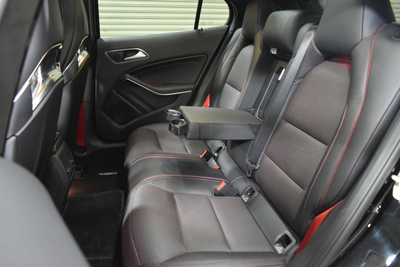 AMG GLA GLA45AMG 4M AMGｱﾄﾞﾊﾞﾝｽﾄﾞP ﾚｰﾀﾞｰｾｰﾌﾃｨP 後期型 ﾊﾟﾉﾗﾏｻﾝﾙｰﾌ ﾊｰﾏﾝｶｰﾄﾞﾝ ﾋｰﾀｰ付き黒革ﾊﾟﾌｫｰﾏﾝｽｼｰﾄ ﾃﾞｨｽﾄﾛﾆｯｸﾌﾟﾗｽ ﾌﾞﾗｲﾝﾄﾞｽﾎﾟｯﾄ ｷｰﾚｽGO 地デジBｶﾒﾗ 2年保証