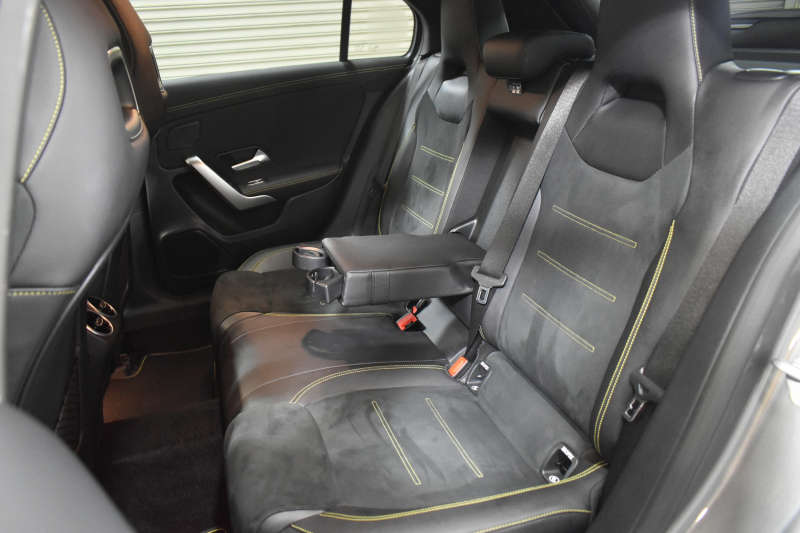 メルセデスベンツ Aクラス A180 Edition1 ﾚｰﾀﾞｰSP 限定250台 MEｺﾈｸﾄ MBUXｼｽﾃﾑ Edition1専用内装 ﾃﾞｨｽﾄﾛ BSM Lﾁｪﾝｼﾞ AMGｴｱﾛ19AW ﾏﾙﾁLED ｷｰGO PTS HUD 10.25ｲﾝﾁｺｯｸﾋﾟｯﾄﾃﾞｨｽﾌﾟﾚｲ 対話式ﾅﾋﾞTV 360ｶﾒﾗ 2年保証