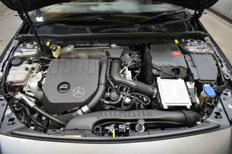 メルセデスベンツ Aクラス A180 Edition1 ﾚｰﾀﾞｰSP 限定250台 MEｺﾈｸﾄ MBUXｼｽﾃﾑ Edition1専用内装 ﾃﾞｨｽﾄﾛ BSM Lﾁｪﾝｼﾞ AMGｴｱﾛ19AW ﾏﾙﾁLED ｷｰGO PTS HUD 10.25ｲﾝﾁｺｯｸﾋﾟｯﾄﾃﾞｨｽﾌﾟﾚｲ 対話式ﾅﾋﾞTV 360ｶﾒﾗ 2年保証