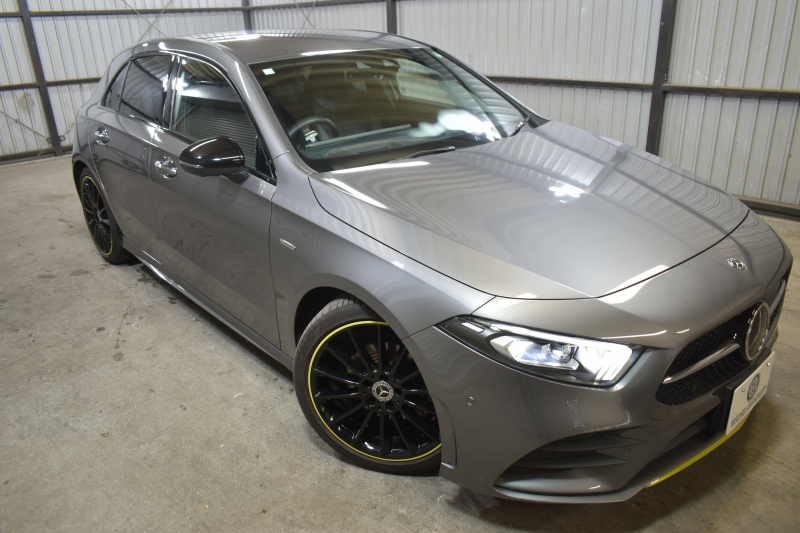 メルセデスベンツ Aクラス A180 Edition1 ﾚｰﾀﾞｰSP 限定250台 MEｺﾈｸﾄ MBUXｼｽﾃﾑ Edition1専用内装 ﾃﾞｨｽﾄﾛ BSM Lﾁｪﾝｼﾞ AMGｴｱﾛ19AW ﾏﾙﾁLED ｷｰGO PTS HUD 10.25ｲﾝﾁｺｯｸﾋﾟｯﾄﾃﾞｨｽﾌﾟﾚｲ 対話式ﾅﾋﾞTV 360ｶﾒﾗ 2年保証