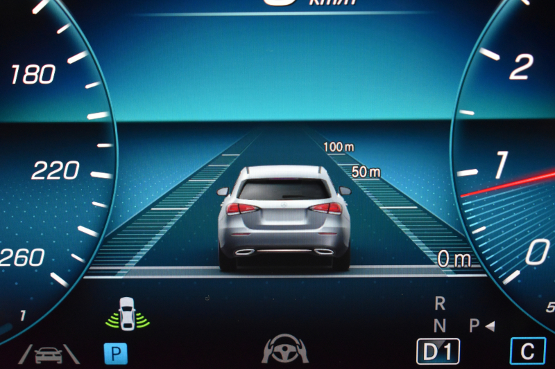 メルセデスベンツ Aクラス A180 Edition1 ﾚｰﾀﾞｰSP 限定250台 MEｺﾈｸﾄ MBUXｼｽﾃﾑ Edition1専用内装 ﾃﾞｨｽﾄﾛ BSM Lﾁｪﾝｼﾞ AMGｴｱﾛ19AW ﾏﾙﾁLED ｷｰGO PTS HUD 10.25ｲﾝﾁｺｯｸﾋﾟｯﾄﾃﾞｨｽﾌﾟﾚｲ 対話式ﾅﾋﾞTV 360ｶﾒﾗ 2年保証