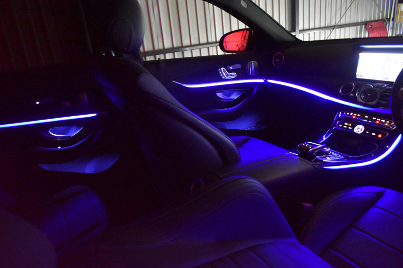 メルセデスベンツ Eクラス E200 4ﾏﾁｯｸ ﾜｺﾞﾝ AVG AMGﾗｲﾝ ｴｸｽｸﾙｰｼﾌﾞP ﾚｰﾀﾞｰｾｰﾌﾃｨP 中期型 BSG搭載1.5ﾘｯﾀｰ ﾊﾟﾉﾗﾏｻﾝﾙｰﾌ ﾌﾞﾙﾒｽﾀｰS 全席ﾋｰﾀｰ黒革 ﾃﾞｨｽﾄﾛﾆｯｸ ﾌﾞﾗｲﾝﾄﾞｽﾎﾟｯﾄ ﾚｰﾝﾁｪﾝｼﾞ  AMGｴｱﾛ19AW ｷｰﾚｽGO PTS ﾌｯﾄｹﾞｰﾄ 地ﾃﾞｼﾞﾅﾋﾞ 360ｶﾒﾗ 2年保証