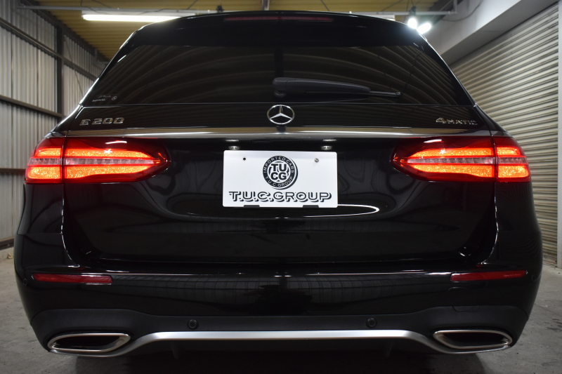 メルセデスベンツ Eクラス E200 4ﾏﾁｯｸ ﾜｺﾞﾝ AVG AMGﾗｲﾝ ｴｸｽｸﾙｰｼﾌﾞP ﾚｰﾀﾞｰｾｰﾌﾃｨP 中期型 BSG搭載1.5ﾘｯﾀｰ ﾊﾟﾉﾗﾏｻﾝﾙｰﾌ ﾌﾞﾙﾒｽﾀｰS 全席ﾋｰﾀｰ黒革 ﾃﾞｨｽﾄﾛﾆｯｸ ﾌﾞﾗｲﾝﾄﾞｽﾎﾟｯﾄ ﾚｰﾝﾁｪﾝｼﾞ  AMGｴｱﾛ19AW ｷｰﾚｽGO PTS ﾌｯﾄｹﾞｰﾄ 地ﾃﾞｼﾞﾅﾋﾞ 360ｶﾒﾗ 2年保証