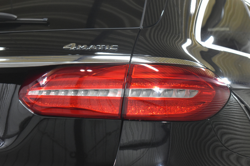 メルセデスベンツ Eクラス E200 4ﾏﾁｯｸ ﾜｺﾞﾝ AVG AMGﾗｲﾝ ｴｸｽｸﾙｰｼﾌﾞP ﾚｰﾀﾞｰｾｰﾌﾃｨP 中期型 BSG搭載1.5ﾘｯﾀｰ ﾊﾟﾉﾗﾏｻﾝﾙｰﾌ ﾌﾞﾙﾒｽﾀｰS 全席ﾋｰﾀｰ黒革 ﾃﾞｨｽﾄﾛﾆｯｸ ﾌﾞﾗｲﾝﾄﾞｽﾎﾟｯﾄ ﾚｰﾝﾁｪﾝｼﾞ  AMGｴｱﾛ19AW ｷｰﾚｽGO PTS ﾌｯﾄｹﾞｰﾄ 地ﾃﾞｼﾞﾅﾋﾞ 360ｶﾒﾗ 2年保証