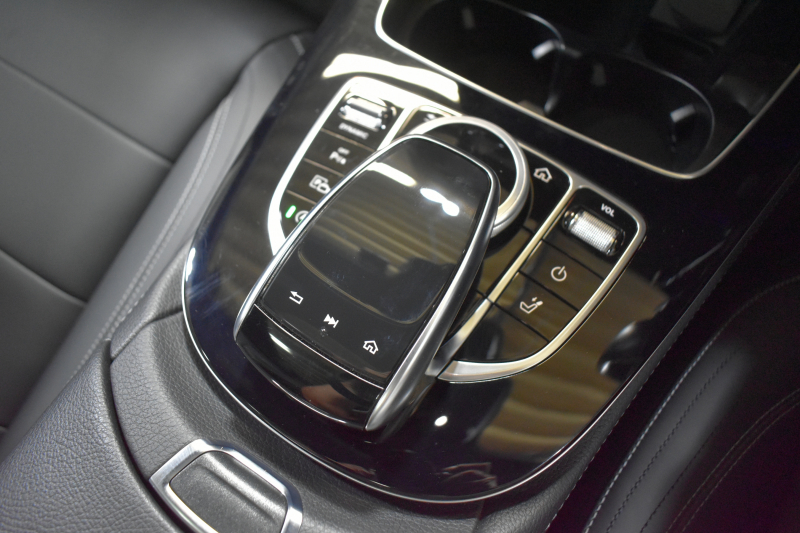 メルセデスベンツ Eクラス E200 4ﾏﾁｯｸ ﾜｺﾞﾝ AVG AMGﾗｲﾝ ｴｸｽｸﾙｰｼﾌﾞP ﾚｰﾀﾞｰｾｰﾌﾃｨP 中期型 BSG搭載1.5ﾘｯﾀｰ ﾊﾟﾉﾗﾏｻﾝﾙｰﾌ ﾌﾞﾙﾒｽﾀｰS 全席ﾋｰﾀｰ黒革 ﾃﾞｨｽﾄﾛﾆｯｸ ﾌﾞﾗｲﾝﾄﾞｽﾎﾟｯﾄ ﾚｰﾝﾁｪﾝｼﾞ  AMGｴｱﾛ19AW ｷｰﾚｽGO PTS ﾌｯﾄｹﾞｰﾄ 地ﾃﾞｼﾞﾅﾋﾞ 360ｶﾒﾗ 2年保証