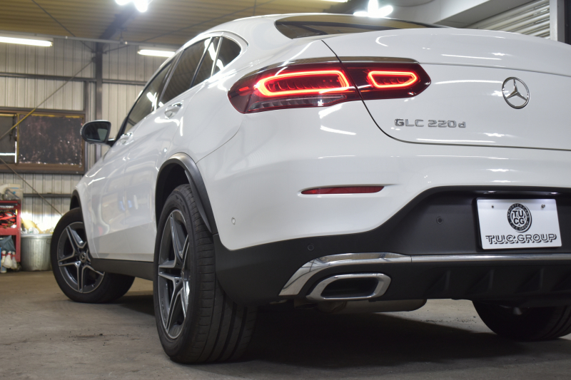 メルセデスベンツ GLCクーペ GLC220d 4ﾏﾁｯｸ ｸｰﾍﾟ AMGﾗｲﾝ ﾚｻﾞｰｴｸｽｸﾙｰｼﾌﾞ ﾚｰﾀﾞｰｾｰﾌﾃｨP 後期型 ｻﾝﾙｰﾌ 全席ﾋｰﾀｰ&ｸｰﾗｰ黒革 ﾃﾞｨｽﾄﾛﾆｯｸﾌﾟﾗｽ ﾌﾞﾗｲﾝﾄﾞｽﾎﾟｯﾄ ﾚｰﾝｷｰﾌﾟ AMGｴｱﾛ19AW ｷｰGO PTS ﾌｯﾄｹﾞｰﾄ HUD ﾌﾞﾙﾒｽﾀｰS 地ﾃﾞｼﾞﾅﾋﾞ 360ｶﾒﾗ 2年保証