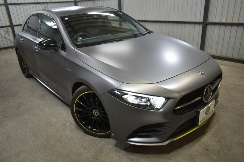 メルセデスベンツ Aクラス A180 Edition1 ﾚｰﾀﾞｰSP 限定100台 1ｵｰﾅｰ MEｺﾈｸﾄ MBUXｼｽﾃﾑ Edition1専用内装 ﾃﾞｨｽﾄﾛﾆｯｸﾌﾟﾗｽ ﾌﾞﾗｲﾝﾄﾞｽﾎﾟｯﾄ ﾚｰﾝﾁｪﾝｼﾞ AMGｴｱﾛ19AW ﾏﾙﾁLED ｷｰGO PTS HUD 10.25ｲﾝﾁｺｯｸﾋﾟｯﾄﾃﾞｨｽﾌﾟﾚｲ 360ｶﾒﾗ 2年保証