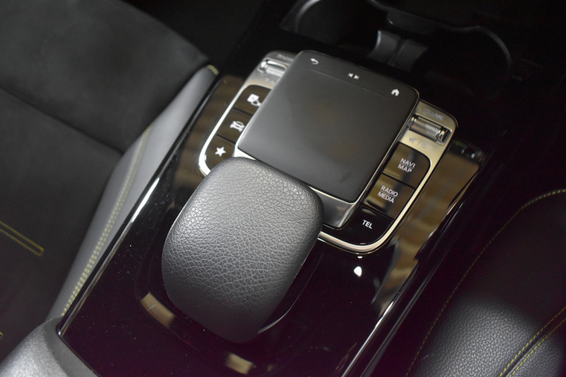 メルセデスベンツ Aクラス A180 Edition1 ﾚｰﾀﾞｰSP 限定100台 1ｵｰﾅｰ MEｺﾈｸﾄ MBUXｼｽﾃﾑ Edition1専用内装 ﾃﾞｨｽﾄﾛﾆｯｸﾌﾟﾗｽ ﾌﾞﾗｲﾝﾄﾞｽﾎﾟｯﾄ ﾚｰﾝﾁｪﾝｼﾞ AMGｴｱﾛ19AW ﾏﾙﾁLED ｷｰGO PTS HUD 10.25ｲﾝﾁｺｯｸﾋﾟｯﾄﾃﾞｨｽﾌﾟﾚｲ 360ｶﾒﾗ 2年保証