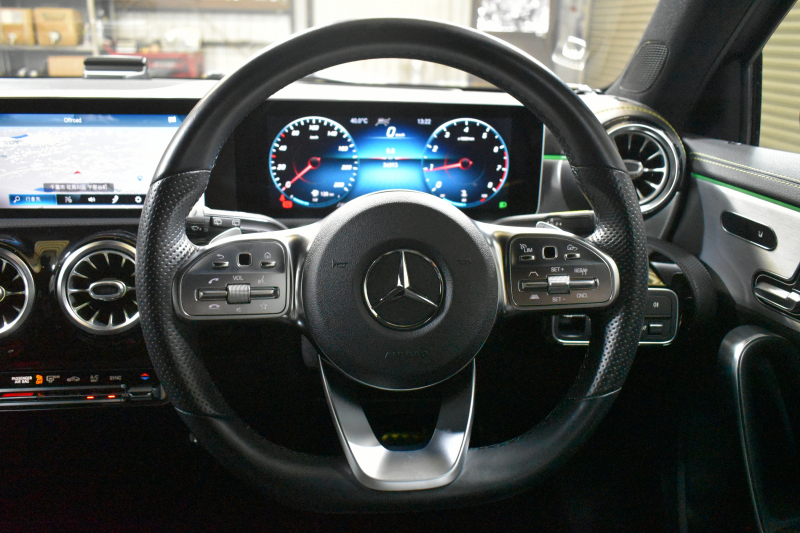 メルセデスベンツ Aクラス A180 Edition1 ﾚｰﾀﾞｰSP 限定100台 1ｵｰﾅｰ MEｺﾈｸﾄ MBUXｼｽﾃﾑ Edition1専用内装 ﾃﾞｨｽﾄﾛﾆｯｸﾌﾟﾗｽ ﾌﾞﾗｲﾝﾄﾞｽﾎﾟｯﾄ ﾚｰﾝﾁｪﾝｼﾞ AMGｴｱﾛ19AW ﾏﾙﾁLED ｷｰGO PTS HUD 10.25ｲﾝﾁｺｯｸﾋﾟｯﾄﾃﾞｨｽﾌﾟﾚｲ 360ｶﾒﾗ 2年保証