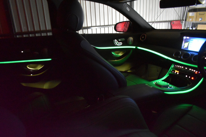 メルセデスベンツ Eクラス E200 ｽﾎﾟｰﾂ 1ｵﾅ ｴｸｽｸﾙｰｼﾌﾞP AMGﾗｲﾝｲﾝﾃﾘｱP ﾚｰﾀﾞｰｾｰﾌﾃｨP 後期型 MEｺﾈｸﾄ 燃費12.8KM 全席ﾋｰﾀｰ黒革 ﾃﾞｨｽﾄﾛ BSM Lﾁｪﾝｼﾞ AMGｴｱﾛ19AW ｷｰﾚｽGO ﾊﾟｰｸﾄﾛ HUD ﾌﾞﾙﾒS ﾏﾙﾁｶﾗｰｱﾝﾋﾞｴﾝﾄ 対話式ﾅﾋﾞ 360ｶﾒﾗ 2年保証