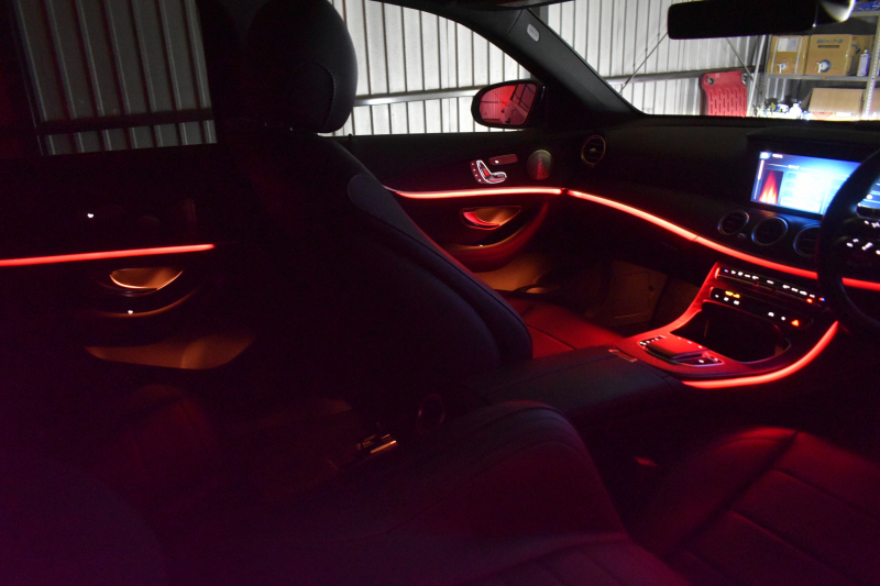 メルセデスベンツ Eクラス E200 ｽﾎﾟｰﾂ 1ｵﾅ ｴｸｽｸﾙｰｼﾌﾞP AMGﾗｲﾝｲﾝﾃﾘｱP ﾚｰﾀﾞｰｾｰﾌﾃｨP 後期型 MEｺﾈｸﾄ 燃費12.8KM 全席ﾋｰﾀｰ黒革 ﾃﾞｨｽﾄﾛ BSM Lﾁｪﾝｼﾞ AMGｴｱﾛ19AW ｷｰﾚｽGO ﾊﾟｰｸﾄﾛ HUD ﾌﾞﾙﾒS ﾏﾙﾁｶﾗｰｱﾝﾋﾞｴﾝﾄ 対話式ﾅﾋﾞ 360ｶﾒﾗ 2年保証