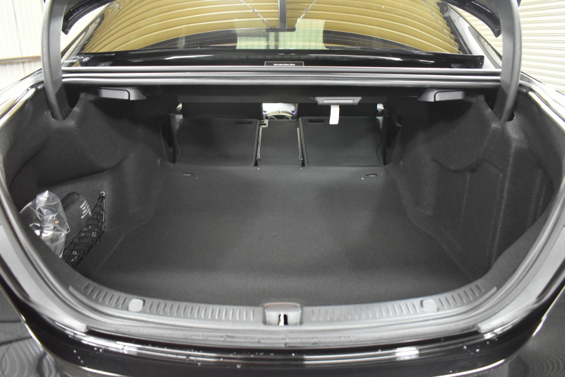 メルセデスベンツ Eクラス E200 ｽﾎﾟｰﾂ 1ｵﾅ ｴｸｽｸﾙｰｼﾌﾞP AMGﾗｲﾝｲﾝﾃﾘｱP ﾚｰﾀﾞｰｾｰﾌﾃｨP 後期型 MEｺﾈｸﾄ 燃費12.8KM 全席ﾋｰﾀｰ黒革 ﾃﾞｨｽﾄﾛ BSM Lﾁｪﾝｼﾞ AMGｴｱﾛ19AW ｷｰﾚｽGO ﾊﾟｰｸﾄﾛ HUD ﾌﾞﾙﾒS ﾏﾙﾁｶﾗｰｱﾝﾋﾞｴﾝﾄ 対話式ﾅﾋﾞ 360ｶﾒﾗ 2年保証