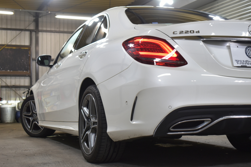 メルセデスベンツ Cクラス C220d AVG AMGﾗｲﾝ ﾚｻﾞｰｴｸｽｸﾙｰｼﾌﾞ ﾚｰﾀﾞｰｾｰﾌﾃｨP 後期型 ﾌﾞﾙﾒｽﾀｰS MEｺﾈｸﾄ ﾋｰﾀｰ黒本革 ﾌｯﾄﾄﾗﾝｸ HUD ﾃﾞｨｽﾄﾛ BSM Lﾁｪﾝｼﾞ 誤発進 AMGｴｱﾛ18AW ｷｰﾚｽGO ﾊﾟｰｸﾄﾛ LEDﾍｯﾄﾞﾗｲﾄ ﾏﾙﾁｱﾝﾋﾞｴﾝﾄ 地ﾃﾞｼﾞﾅﾋﾞBｶﾒﾗ 2年保証