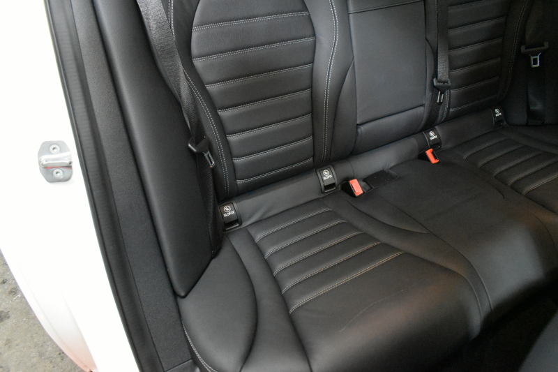 メルセデスベンツ Cクラス C220d AVG AMGﾗｲﾝ ﾚｻﾞｰｴｸｽｸﾙｰｼﾌﾞ ﾚｰﾀﾞｰｾｰﾌﾃｨP 後期型 ﾌﾞﾙﾒｽﾀｰS MEｺﾈｸﾄ ﾋｰﾀｰ黒本革 ﾌｯﾄﾄﾗﾝｸ HUD ﾃﾞｨｽﾄﾛ BSM Lﾁｪﾝｼﾞ 誤発進 AMGｴｱﾛ18AW ｷｰﾚｽGO ﾊﾟｰｸﾄﾛ LEDﾍｯﾄﾞﾗｲﾄ ﾏﾙﾁｱﾝﾋﾞｴﾝﾄ 地ﾃﾞｼﾞﾅﾋﾞBｶﾒﾗ 2年保証