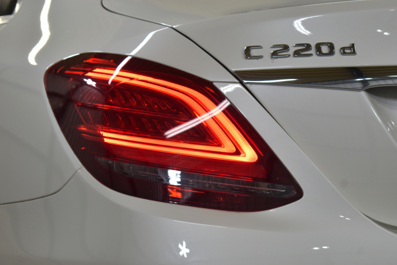 メルセデスベンツ Cクラス C220d AVG AMGﾗｲﾝ ﾚｻﾞｰｴｸｽｸﾙｰｼﾌﾞ ﾚｰﾀﾞｰｾｰﾌﾃｨP 後期型 ﾌﾞﾙﾒｽﾀｰS MEｺﾈｸﾄ ﾋｰﾀｰ黒本革 ﾌｯﾄﾄﾗﾝｸ HUD ﾃﾞｨｽﾄﾛ BSM Lﾁｪﾝｼﾞ 誤発進 AMGｴｱﾛ18AW ｷｰﾚｽGO ﾊﾟｰｸﾄﾛ LEDﾍｯﾄﾞﾗｲﾄ ﾏﾙﾁｱﾝﾋﾞｴﾝﾄ 地ﾃﾞｼﾞﾅﾋﾞBｶﾒﾗ 2年保証