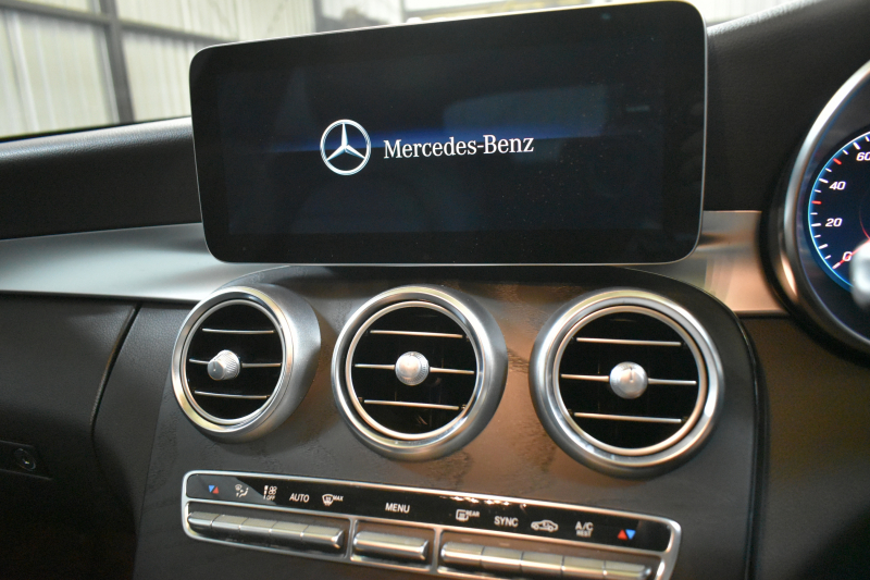 メルセデスベンツ Cクラス C220d AVG AMGﾗｲﾝ ﾚｻﾞｰｴｸｽｸﾙｰｼﾌﾞ ﾚｰﾀﾞｰｾｰﾌﾃｨP 後期型 ﾌﾞﾙﾒｽﾀｰS MEｺﾈｸﾄ ﾋｰﾀｰ黒本革 ﾌｯﾄﾄﾗﾝｸ HUD ﾃﾞｨｽﾄﾛ BSM Lﾁｪﾝｼﾞ 誤発進 AMGｴｱﾛ18AW ｷｰﾚｽGO ﾊﾟｰｸﾄﾛ LEDﾍｯﾄﾞﾗｲﾄ ﾏﾙﾁｱﾝﾋﾞｴﾝﾄ 地ﾃﾞｼﾞﾅﾋﾞBｶﾒﾗ 2年保証